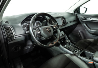 Подержанный автомобиль Skoda Karoq 2021 года (11 фото)