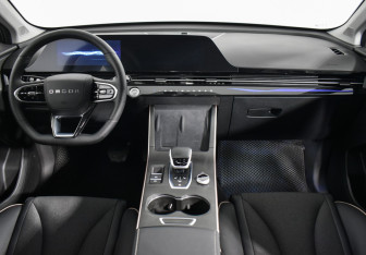 Подержанный автомобиль Omoda C5 2024 года (13 фото)