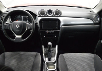 Подержанный автомобиль Suzuki Vitara 2017 года (13 фото)