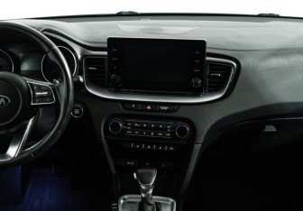 Подержанный автомобиль Kia Ceed Wagon 2021 года (14 фото)