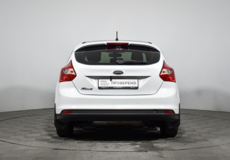 Подержанный автомобиль Ford Focus Hatchback 2012 года (6 фото)