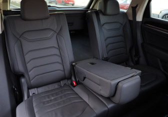 Подержанный автомобиль Volkswagen Touareg 2021 года (30 фото)