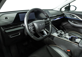 Подержанный автомобиль Omoda C5 2023 года (11 фото)