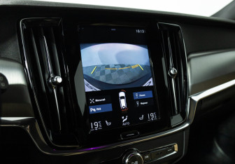 Подержанный автомобиль Volvo V90 2018 года (15 фото)