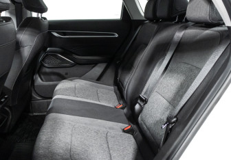 Подержанный автомобиль Geely Emgrand 2023 года (10 фото)