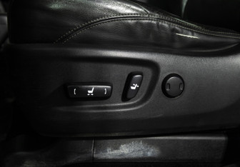 Подержанный автомобиль Toyota Land Cruiser Prado 2014 года (22 фото)