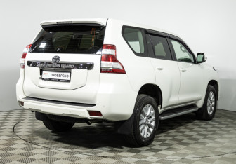 Подержанный автомобиль Toyota Land Cruiser Prado 2014 года (5 фото)