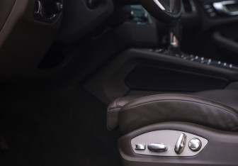 Подержанный автомобиль Porsche Macan 2018 года (24 фото)