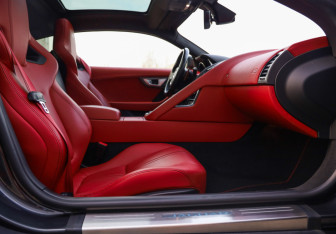 Подержанный автомобиль Jaguar F-Type Coupe 2016 года (37 фото)