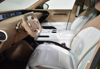 Подержанный автомобиль Avatr 07 2024 года (10 фото)