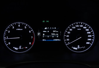 Подержанный автомобиль Hyundai Genesis 2015 года (12 фото)