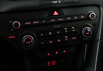 Подержанный автомобиль Kia Sportage 2017 года (17 фото)