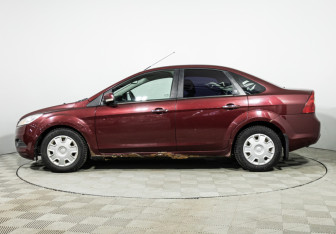 Подержанный автомобиль Ford Focus Sedan 2008 года (8 фото)