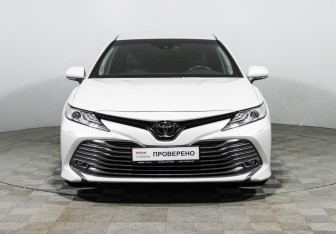 Подержанный автомобиль Toyota Camry Sedan 2018 года (2 фото)