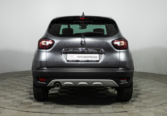 Подержанный автомобиль Renault Kaptur 2022 года (6 фото)