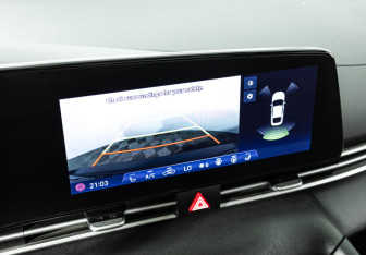 Подержанный автомобиль Hyundai Elantra Sedan 2021 года (16 фото)