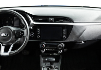 Подержанный автомобиль Kia Rio Hatchback 2021 года (13 фото)