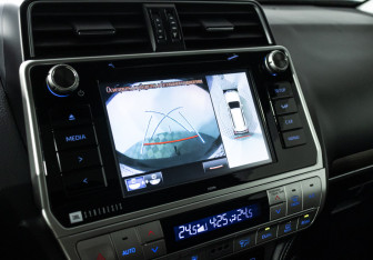 Подержанный автомобиль Toyota Land Cruiser Prado 2018 года (18 фото)