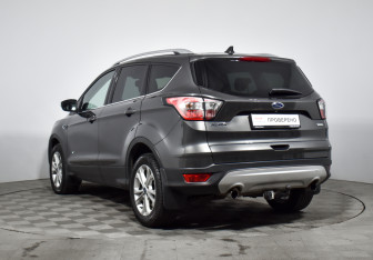 Подержанный автомобиль Ford Kuga 2017 года (7 фото)