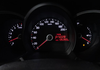 Подержанный автомобиль Kia Picanto 2014 года (12 фото)