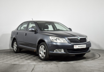 Подержанный автомобиль Skoda Octavia Liftback 2011 года (3 фото)