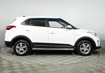 Подержанный автомобиль Hyundai Creta 2017 года (4 фото)