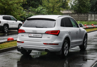 Подержанный автомобиль Audi Q5 2014 года (6 фото)