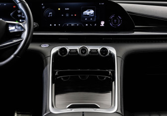 Подержанный автомобиль Exeed RX 2023 года (16 фото)