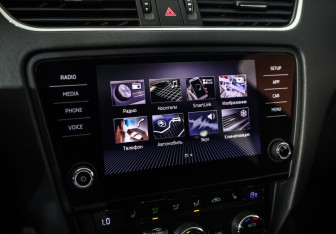Подержанный автомобиль Skoda Octavia Liftback 2019 года (14 фото)