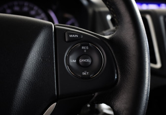 Подержанный автомобиль Honda CR-V 2016 года (11 фото)