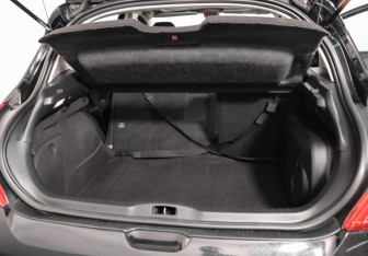Подержанный автомобиль Peugeot 308 Hatchback 2008 года (23 фото)
