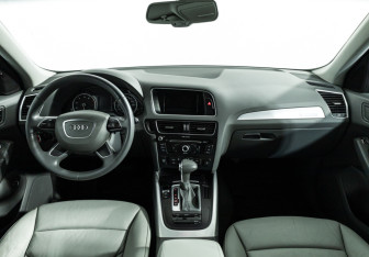 Подержанный автомобиль Audi Q5 2015 года (13 фото)