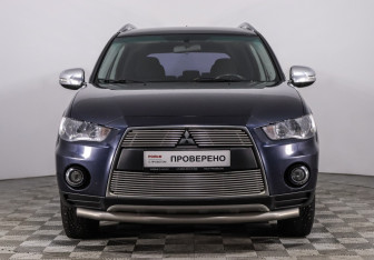 Подержанный автомобиль Mitsubishi Outlander 2009 года (2 фото)