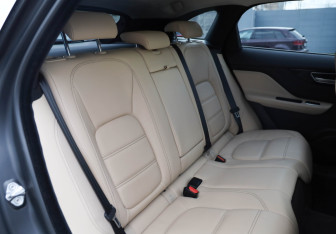 Подержанный автомобиль Jaguar F-Pace 2020 года (11 фото)
