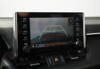 Подержанный автомобиль Toyota RAV4 2021 года (15 фото)
