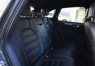 Подержанный автомобиль Porsche Macan 2014 года (14 фото)
