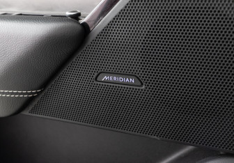 Подержанный автомобиль Land Rover Range Rover Velar 2018 года (24 фото)