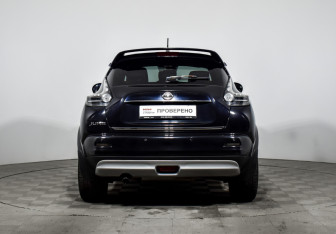 Подержанный автомобиль Nissan Juke 2011 года (6 фото)