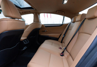 Новый Lexus ES 2025 (10 фото)