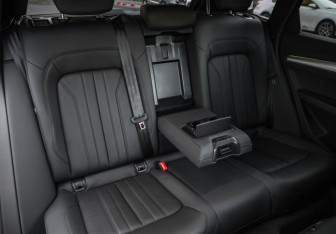Подержанный автомобиль Audi Q5 2021 года (32 фото)