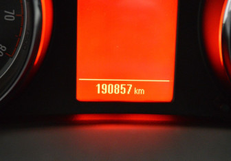 Подержанный автомобиль Opel Astra Hatchback 2014 года (15 фото)