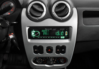 Подержанный автомобиль Renault Logan Sedan 2012 года (14 фото)