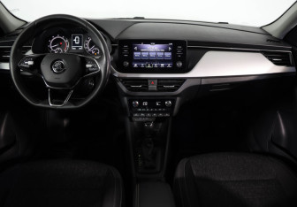 Подержанный автомобиль Skoda Rapid Liftback 2021 года (9 фото)