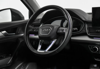 Подержанный автомобиль Audi Q5 2021 года (14 фото)