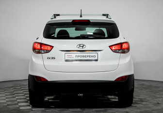 Подержанный автомобиль Hyundai ix35 2014 года (6 фото)
