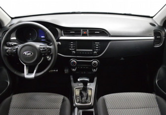 Подержанный автомобиль Kia Rio Sedan 2019 года (14 фото)