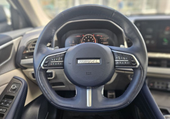 Подержанный автомобиль Haval F7x 2022 года (15 фото)
