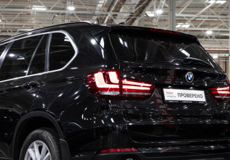 Подержанный автомобиль BMW X5 2018 года (12 фото)