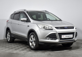 Подержанный автомобиль Ford Kuga 2013 года (3 фото)