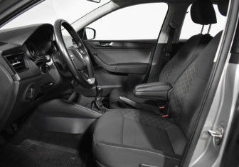 Подержанный автомобиль Skoda Rapid Liftback 2020 года (10 фото)